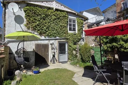 Hauptansicht Kleine Fischerhütte - uriges Ferienhaus am Meer