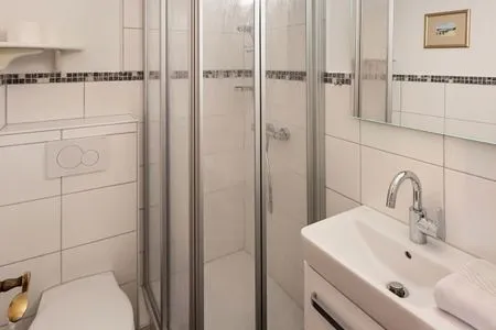 Badezimmer Haus *Üüs Aran* Ferienwohnung *Üüs Aran 5*