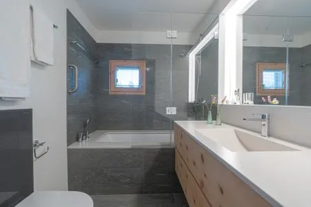 Badezimmer Chesa Polaschin B6