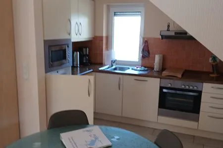 Ferienhaus direkt an See & Strand