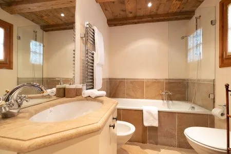 Badezimmer Chesa Cavril