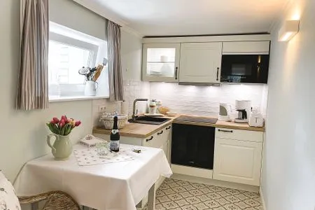  HAUS ANHOLT App. 31 - hübsches, kleines Appartement im Halbsouterrain mit Landhausküche