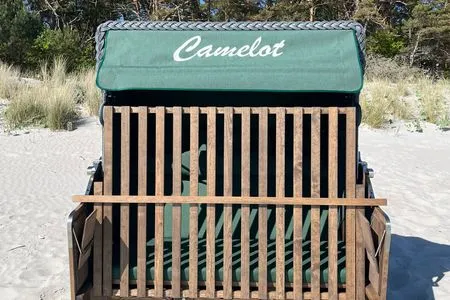 Strandkorb am Strand FeWo Camelot in PRORA - 9.51