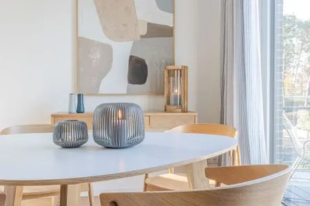 Dekoratives Detail Strandglück - mit Balkon, direkt am Strand
