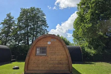  01 Familien Premium Pods "Hooge"
