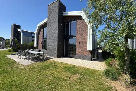  EuroParcs De Kraaijenbergse Plassen 12-Personen-Villa BeachLife Nr. 318