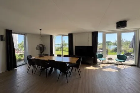  EuroParcs De Kraaijenbergse Plassen 12-Personen-Villa BeachLife Nr. 318