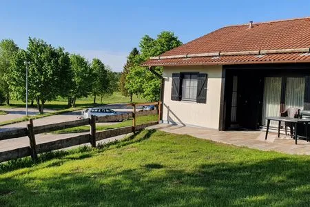 Hauptansicht Feriendorf Hochbergle Haus 1