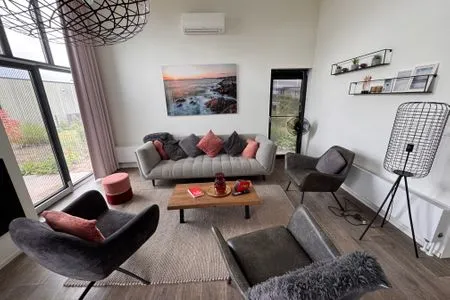  EuroParcs Enkhuizer Strand Cube Elite Paradiso mit Zaun Haus Nr. 211