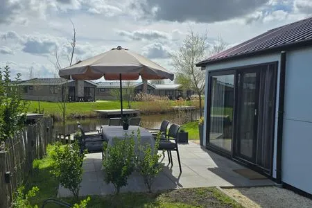  EuroParcs De IJssel Eilanden Chalet Liama mit Steg & Zaun IJE553