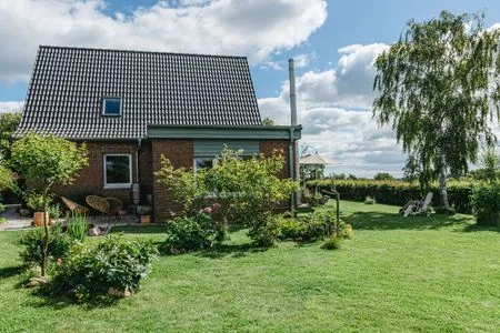 Hausansicht Friedrich 15 mit Garten Ferienhaus Friedrich 15