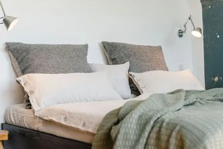 Großes Doppelbett mit elektrisch verstellbaren Lattenrosten Ferienhaus Friedrich 15