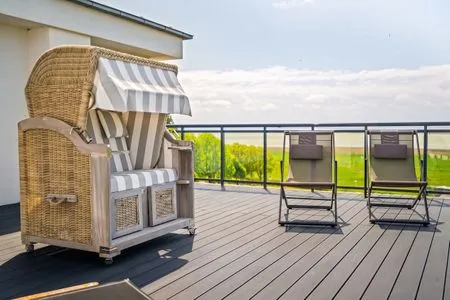 2 Ferienwohnung Sommersuite Ostseebad Wustrow ZweiWasser Alte Seefahrtschule Dachterrasse mit Weitblick  Sommersuite