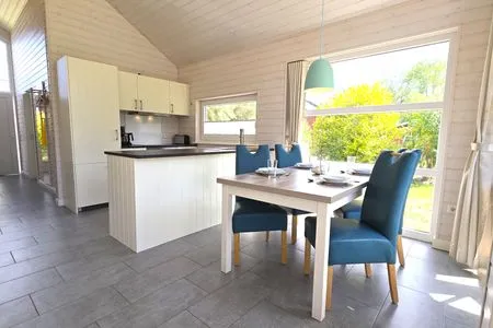 Küche / Küchenzeile Ferienhaus "Kiek Ut" im Ferienpark Holm an der Ostsee