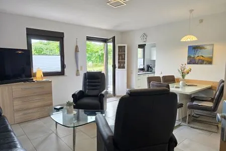 Wohnzimmer FeWo Ostseeglück im Jasmund-Paradies mit Terrasse und haustierfreundlich