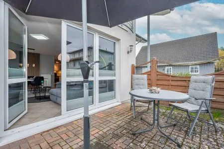 Terrasse Ferienwohnung Nordwind mit Badewanne, Dusche und Terrasse