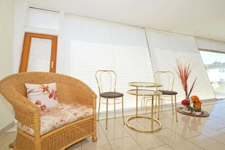 Wohnzimmer Ferienwohnung Sonnenschein nur 400 m bis zum Strand