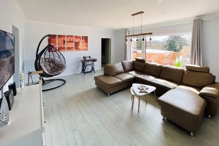 Hauptansicht Uns Schilfhus App. Nähstube nur 100 m zum Strand mit Terrasse