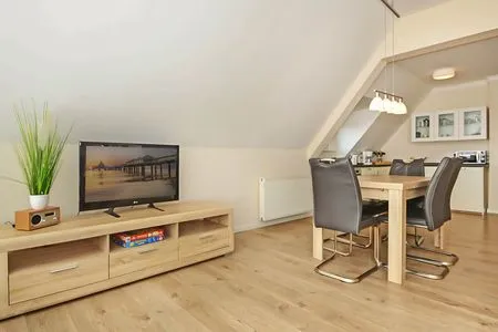 Wohnzimmer Uns Schilfhus App. Atelier mit großen Balkon und nur 100 m zum Strand