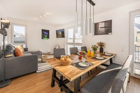 Hauptansicht Ferienwohnung Ostseebude mit Balkon und nur 800 m zum Strand
