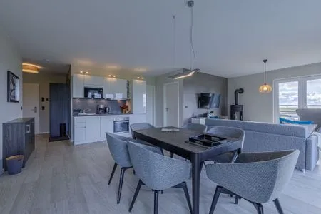 2 Ferienwohnung Strandnixe Ostseebad Wustrow ZweiWasser Alte Seefahrtschule Essbereich und Küche  Strandnixe