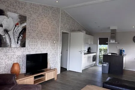  EuroParcs Schoneveld / Breskens Chalet Meer und Sonne mit Zaun Haus Nr. J253