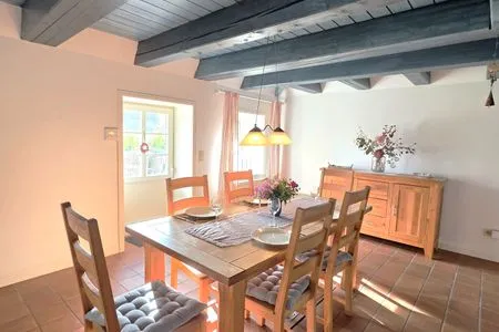 Wohnzimmer Doppelhaushälfte unter Reet