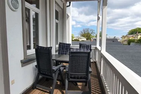 Balkon helle Ferienwohnung, strandnah mit großem Balkon
