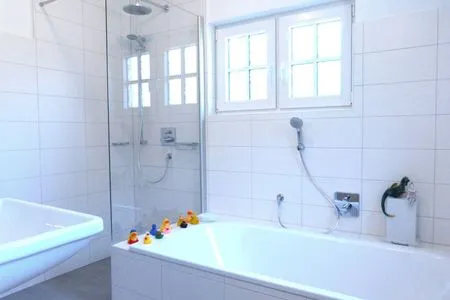 Badewanne im Ferienhaus Koggenhüs in Norddorf auf Amrum Ferienhaus *Koggenhüs*