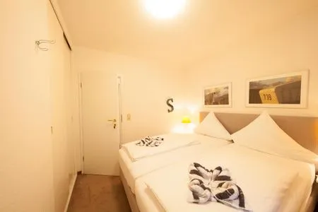 Schlafzimmer Käpt'n Gordon, App. 13