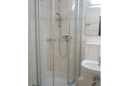 Badezimmer mit Dusche Residenz am Strand Wohnung 1-11