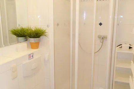 Badezimmer mit Dusche Residenz am Strand Wohnung 3-51