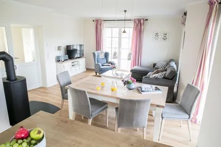 Wohnzimmer Ferienhaus Seeschwalbe 60