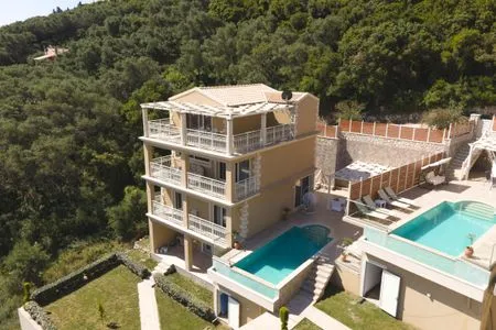 Hauptansicht  Pantokratora's