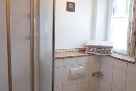 Duschbad in der Ferienwohnung Bi Elschen in Nebel auf Amrum Haus Troeltsch Ferienwohnung  „Bi Elschen"