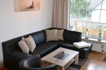 Wohnzimmer (DKK11) Ferienwohnung Strandburg