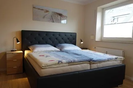 Schlafzimmer (MEI27) Ferienwohnung "Strandperle"