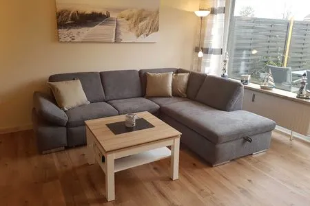 Wohnzimmer (MEI27) Ferienwohnung "Strandperle"