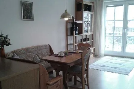 Wohnzimmer (OST10b) Ferienwohnung "Musick-Jischa"