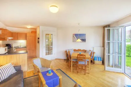 Wohnzimmer (OST16) Ferienwohnung "Wackerow"