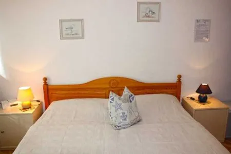 Schlafzimmer (STR90b) Ferienwohnung "Haus Diana 2"
