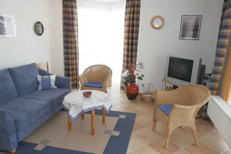 Wohnzimmer (STR108)  Ferienwohnung "Haus Södenwind"