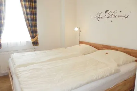 Wohnzimmer (STR108)  Ferienwohnung "Haus Södenwind"