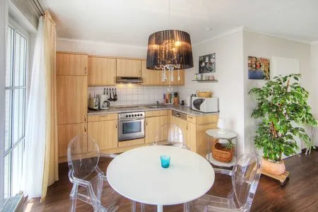 Küche / Küchenzeile (TRA2c) Ferienwohnung "Baumgartner"