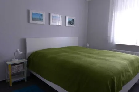 Schlafzimmer (TRA4) Ferienwohnung "Hubertus"F***