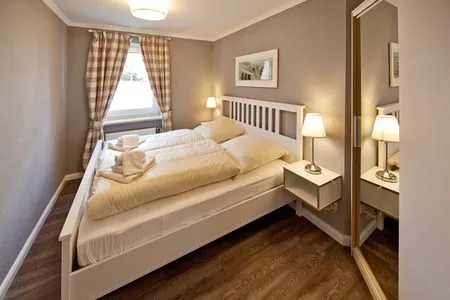 Schlafzimmer (TRA7d) Ferienwohnung "Kossmann 3"