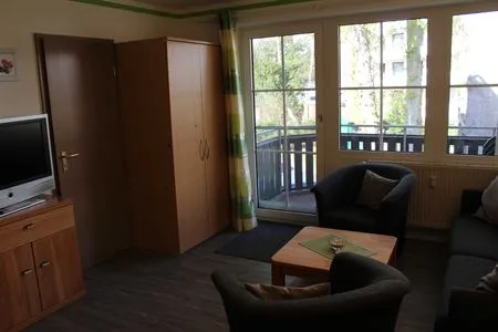 Wohnzimmer (TRA7e) Ferienwohnung "Windrose App. 13"