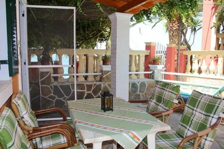 Terrace  Dina