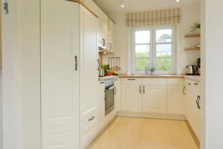 Küche in der Ferienwohnung Seepferdchen in Süddorf auf Amrum Heidehüs Friesenhaushälfte *Seepferdchen*