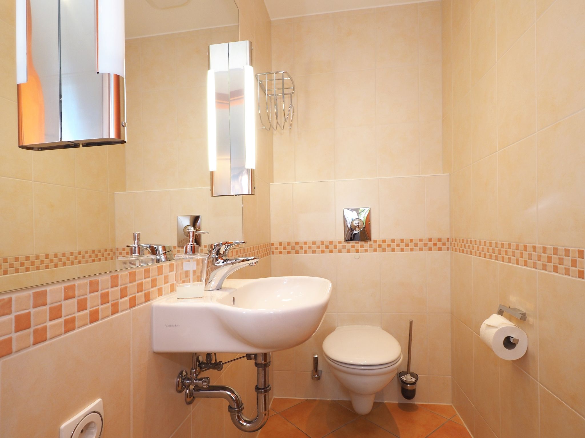 Kaiservillen Heringsdorf Ferienwohnung mit 1 Schlafzimmer und Balkon (C24) Insel Usedom - Gäste-WC